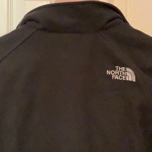 North Face jacket - Picture 6 of 6